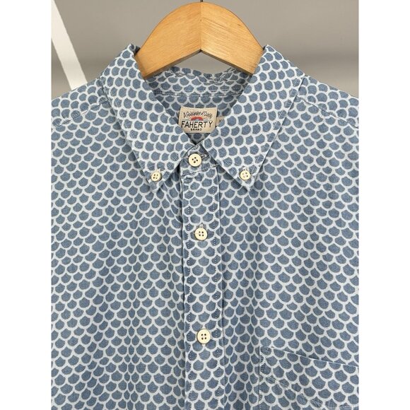 Faherty Playa Short Sleeve Button Down Blue Shirt Men’s XL Beach Fish Scale AOP - Picture 3 of 14